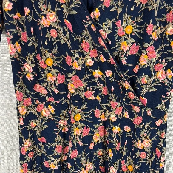 Loft > Floral Wrap Short Sleeve Dress 4 - Picture 7 of 9